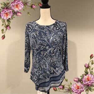 Asymmetrical top with long sleeves and paisley print